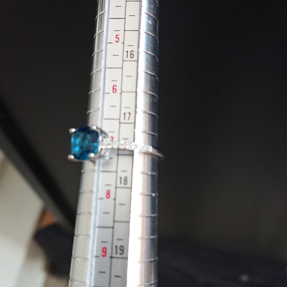 Closeout 🌸Peacock blue topaz . 925 silver filled - Picture 7 of 10